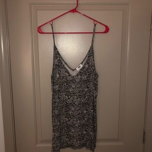 V-neck Old Navy tank